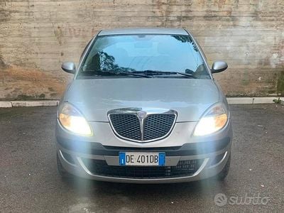 Usata Lancia Ypsilon 70 CV (51 kW) 2006 Grigio Utilitaria