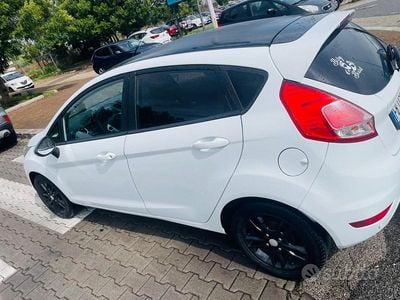 Begagnad Ford Fiesta 80 HK (58 kW) 2015 Vit Halvkombi