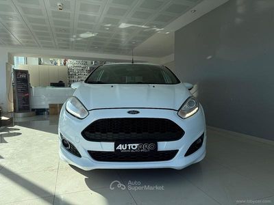 Usata Ford Fiesta ST-Line 75 CV (55 kW) 2017 Bianco Berlina