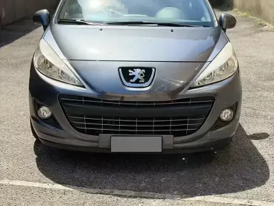 Usata Peugeot 207 Active 92 CV (67 kW) 2011 Grigio Berlina