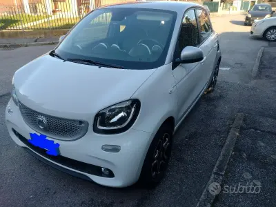 Usata Smart ForFour Prime 71 CV (52 kW) 2016 Bianco Utilitaria