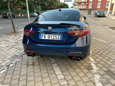 Usata Alfa Romeo Giulia 150 CV (110 kW) 2017 Bluazzurro Berlina