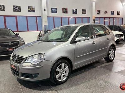 Usata VW Polo Sportline 69 CV (50 kW) 2009 Grigio Utilitaria