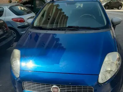 Usata Fiat Grande Punto Dynamic 77 CV (56 kW) 2008 Blu/azzurro Utilitaria