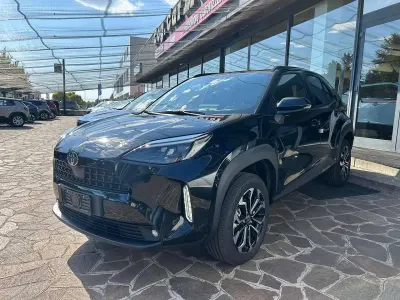 Nuova Toyota Yaris Cross Trend 92 CV (67 kW) 2026 Nero SUV