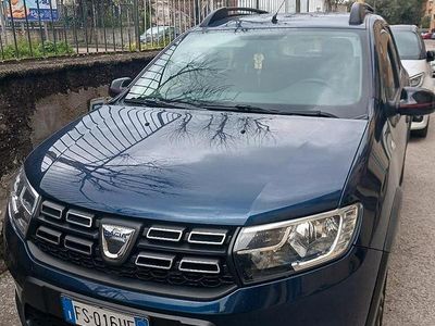 Usata Dacia Sandero Stepway 95 CV (69 kW) 2019 Blu Berlina