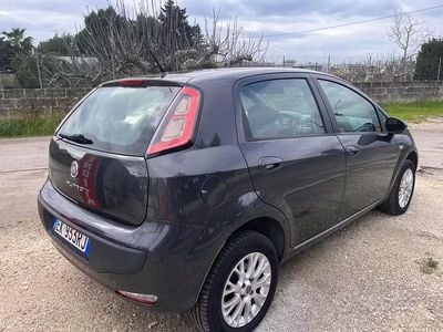 Begagnad Fiat Punto Evo Dynamic 77 HK (56 kW) 2011 Grå Halvkombi