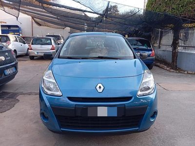 Usata Renault Clio II 74 CV (54 kW) 2011 Blu Berlina