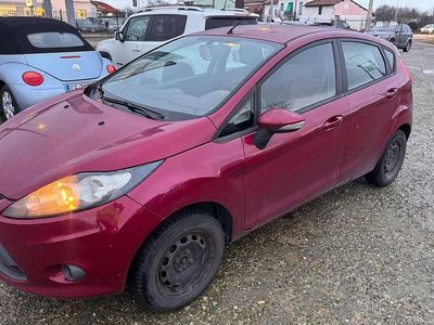 Begagnad Ford Fiesta Titanium 68 HK (50 kW) 2009 Röd Sedan