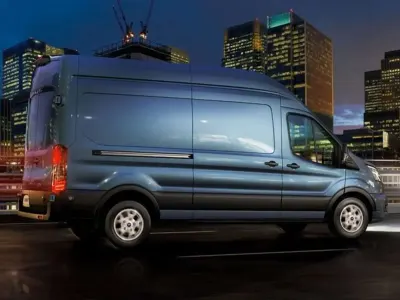 Usata Ford Transit Trend 131 CV (96 kW) 2020 Blue scuro Furgone