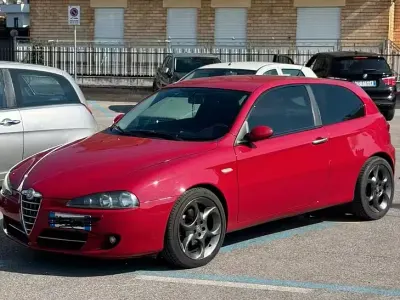 Usata Alfa Romeo 147 150 CV (110 kW) 2006 Utilitaria
