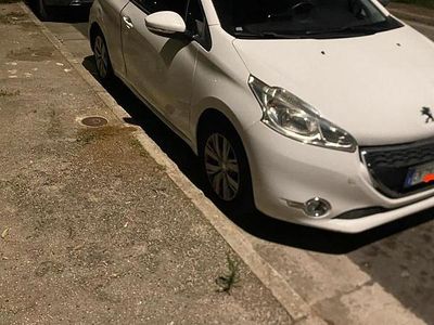 Usata Peugeot 208 70 CV (51 kW) 2013 Bianco Utilitaria