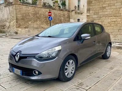 Usata Renault Clio IV 75 CV (55 kW) 2013 Grigio Berlina