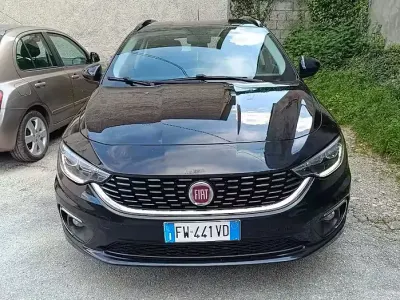 Usata Fiat Tipo Lounge 120 CV (88 kW) 2019 Nero Station wagon
