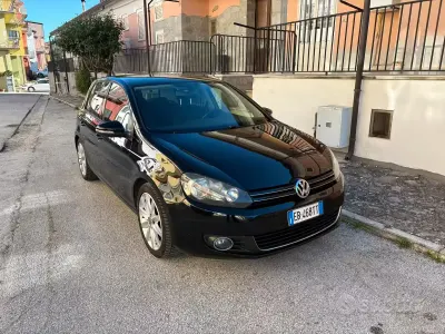 Usata VW Golf VI 105 CV (77 kW) 2011 Nero Utilitaria