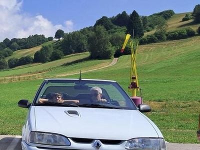 Usata Renault 19 135 CV (99 kW) 1992 Bianco Cabrio