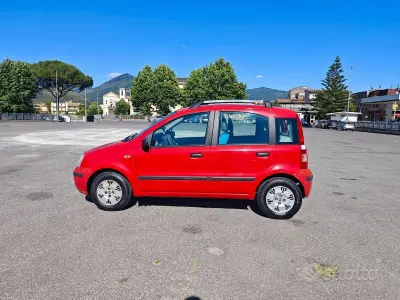 Usata Fiat Panda Dynamic 60 CV (44 kW) 2005 Rosso Utilitaria