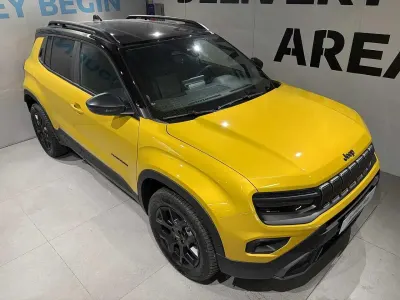 Nuova Jeep Avenger Overland 136 CV (100 kW) 2026 Oro SUV