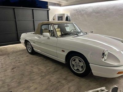 Usata Alfa Romeo Spider 106 CV (77 kW) 1992 Bianco Cabrio