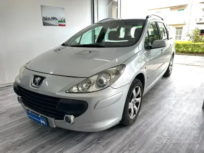 Begagnad Peugeot 307 90 HK (66 kW) 2006 Grå Kombi