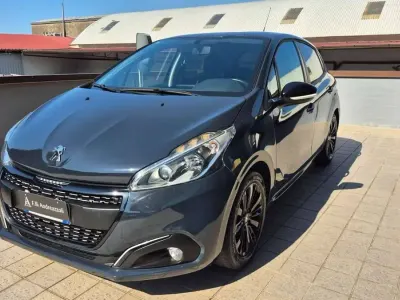 Begagnad Peugeot 208 82 HK (60 kW) 2018 Grå Halvkombi