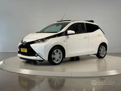 Usata Toyota Aygo X-wave 69 CV (50 kW) 2015 Bianco Utilitaria