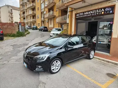 Usata Renault Clio V 100 CV (73 kW) 2022 Nero Berlina