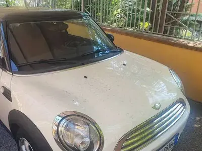 Usata Mini Cooper 120 CV (88 kW) 2009 Beige Utilitaria