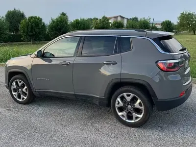 Usata Jeep Compass 140 CV (102 kW) 2019 Grigio SUV