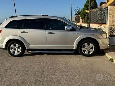 Usata Fiat Freemont 140 CV (102 kW) 2011 Grigio SUV