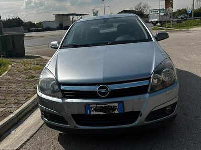 usata Opel Astra 1.9 120 cv anno 2006