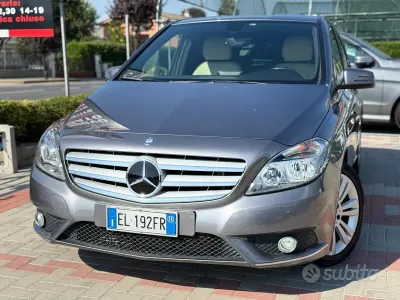 Usata Mercedes B180 Executive 109 CV (80 kW) 2012 Grigio Utilitaria