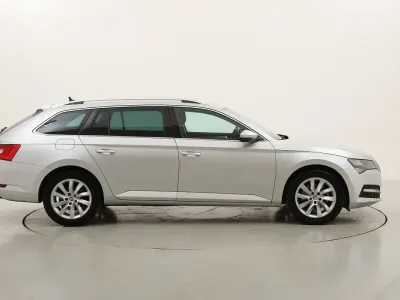 Usata Skoda Superb Executive 150 CV (110 kW) 2022 Argentoargento Station wagon