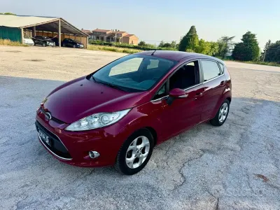 Usata Ford Fiesta 68 CV (50 kW) 2010 Rosso Berlina