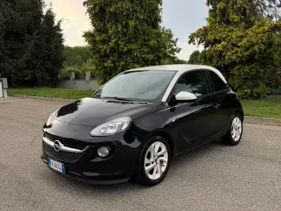 Usata Opel Adam 87 CV (63 kW) 2017 Nero Utilitaria