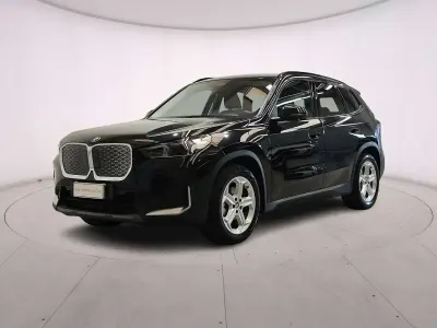 Usata BMW iX1 Comfort Edition 150 kW (204 CV) 2025 Black sapphire SUV