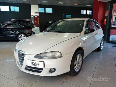 Usata Alfa Romeo 147 Exclusive 120 CV (88 kW) 2009 Bianco Utilitaria