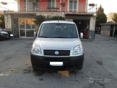 Käytetty Fiat Doblò 103 HP (75 kW) 2006 Harmaa Tila-auto