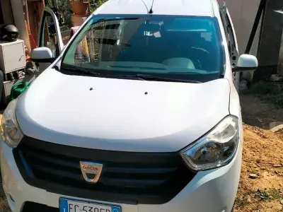 Usata Dacia Dokker 75 CV (55 kW) 2016 Monovolume
