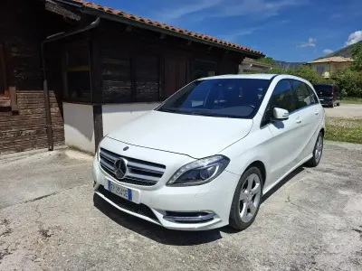 Usata Mercedes B180 109 CV (80 kW) 2013 Bianco Utilitaria