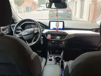 Usata Ford Focus Vignale 120 CV (88 kW) 2019 Bianco Station wagon