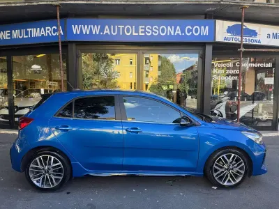 Usado Kia Rio GT-Line 101 HP (74 kW) 2022 Azul Sedan