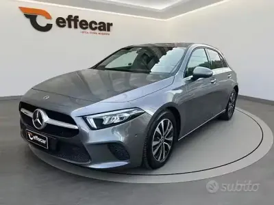 Usata Mercedes A180 Business 116 CV (85 kW) 2021 Grigio Berlina