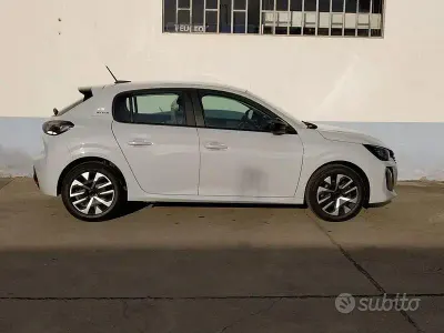 Nuova Peugeot 208 Style 101 CV (74 kW) 2025 Bianco Utilitaria
