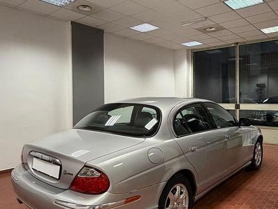 Usata Jaguar S-Type S 238 CV (175 kW) 2000 Argento Berlina