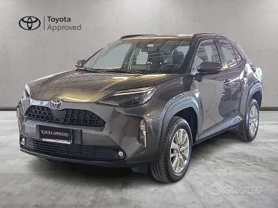 Gebraucht Toyota Yaris Cross Active 92 PS (67 kW) 2024 Grau SUV