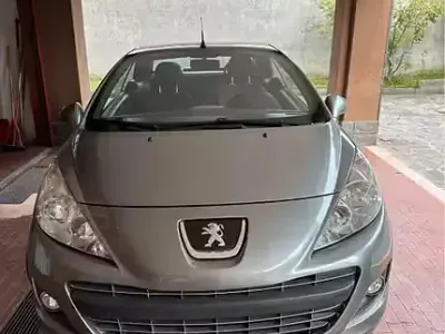 Usata Peugeot 207 CC 120 CV (88 kW) 2012 Grigio Cabrio