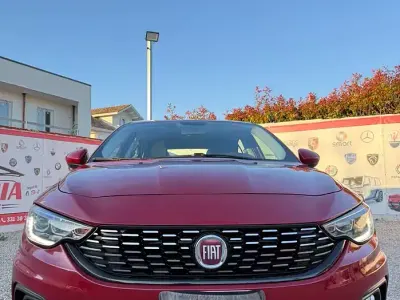 Usata Fiat Tipo Lounge 95 CV (69 kW) 2018 Rosso Berlina