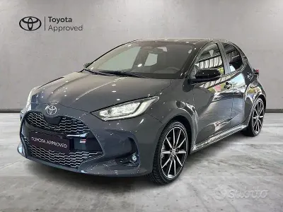Usata Toyota Yaris Hybrid Sport 131 CV (96 kW) 2025 Grigio Berlina