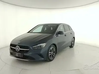 Usata Mercedes B180 Advanced 116 CV (85 kW) 2023 Blu Monovolume